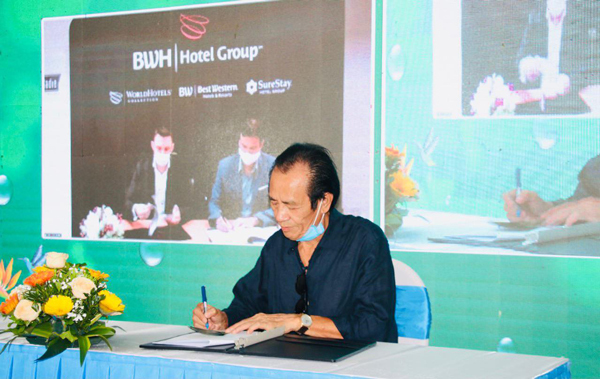 Hoa Tiên Paradise tổ chức lễ ký hợp tác kiểu ‘lạ’ giữa mùa dịch Covid-19