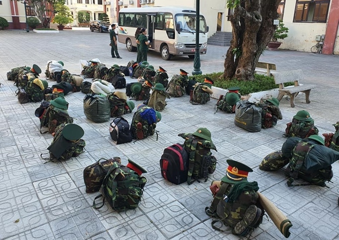 Quảng Nam tăng cường 42 cán bộ chiến sĩ lên biên giới chống dịch