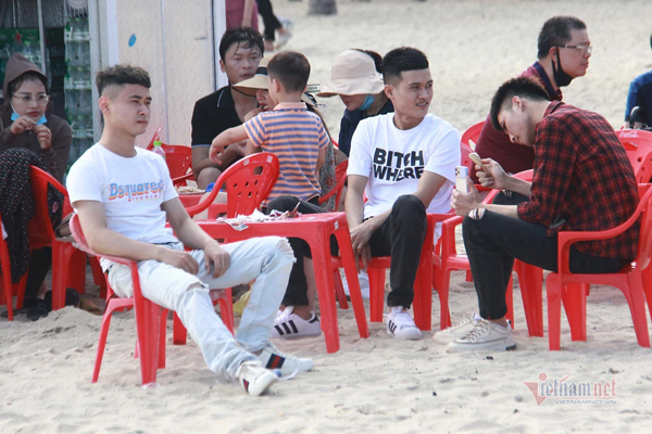 Dịch Covid-19 lan rộng, Bộ Y tế đề nghị 63 tỉnh dừng quán bar, karaoke