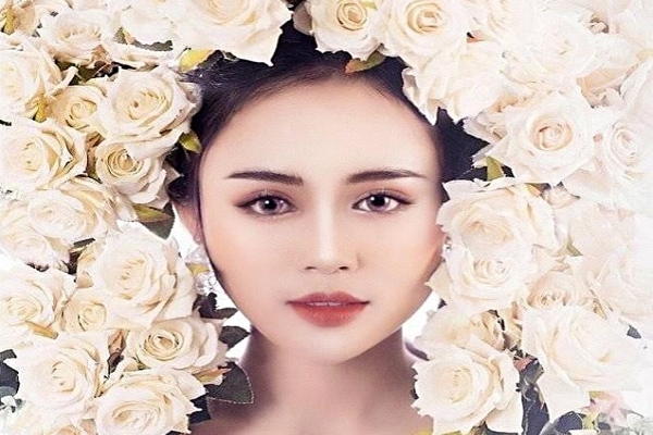 ‘Nàng thơ’ trường Ngoại ngữ đốn tim dân mạng với nét đẹp ngọt ngào