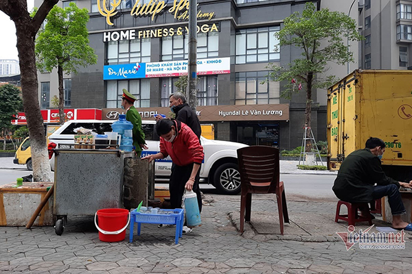 Hà Nội ra công điện hỏa tốc: Tạm dừng hoạt động trà đá, cà phê vỉa hè