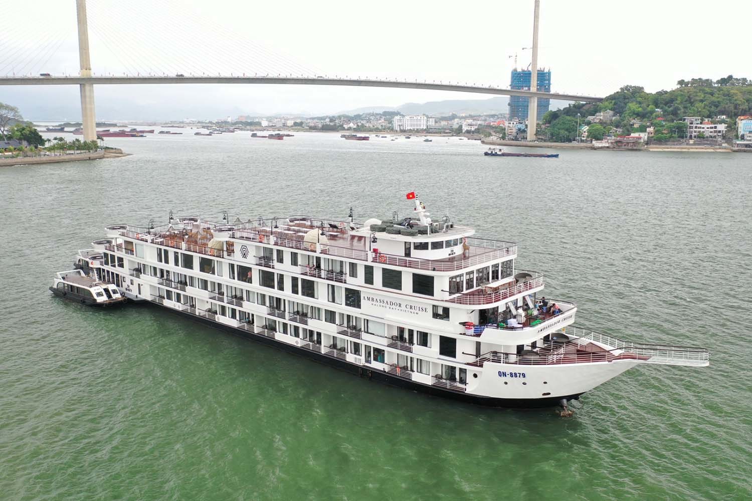 Cách ly 182 khách và  nhân viên du thuyền trên vịnh Hạ Long