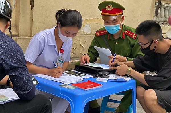 Bốn ngày nghỉ lễ, một quận ở Hà Nội phạt 152 người không đeo khẩu trang
