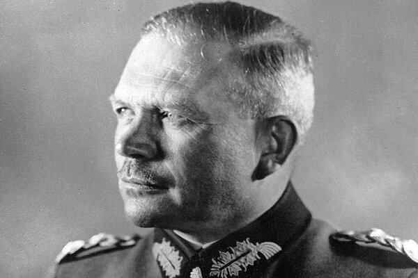 Guderian – viên tướng “to gan” dám tranh cãi với với Hitler