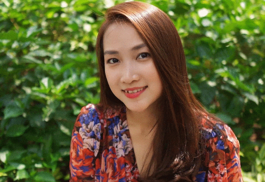 Bà xã kém 17 tuổi của Lam Trường ngày càng xinh đẹp quyến rũ