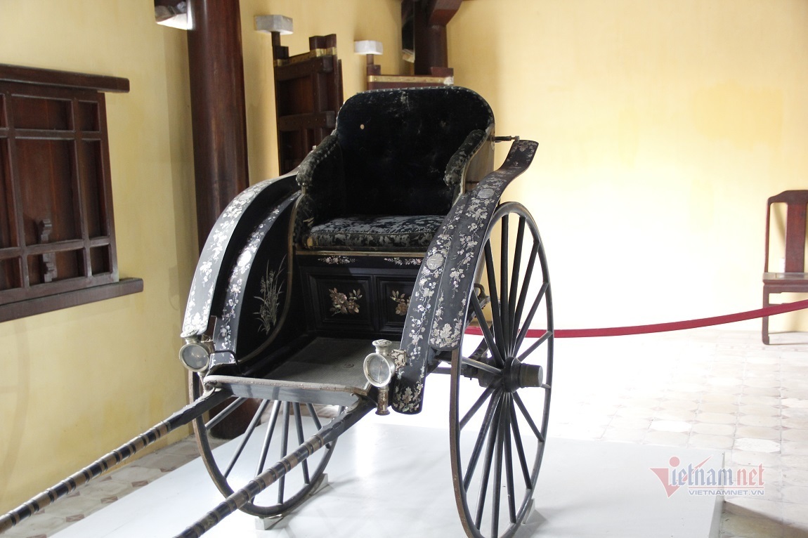 Nguyen Dynasty’s treasured rickshaw returned to VN after competitive auction