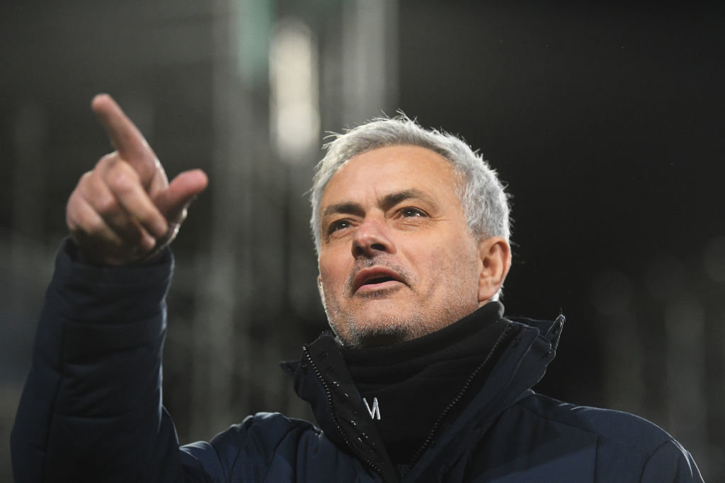 HLV Mourinho ký hợp đồng 3 năm, dẫn dắt AS Roma
