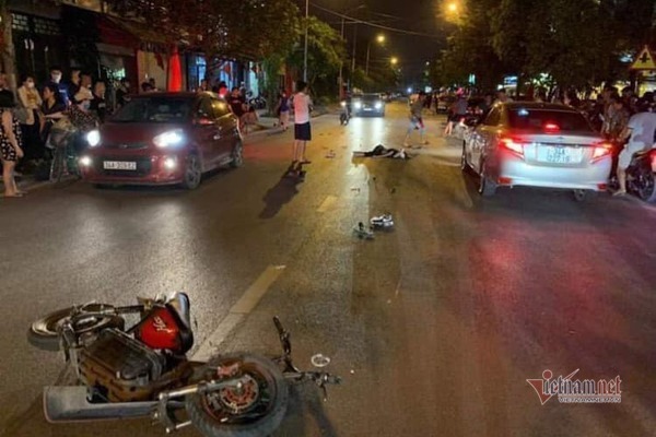 Tài xế bỏ chạy sau khi gây tai nạn làm chết nữ sinh và bị thương 3 người