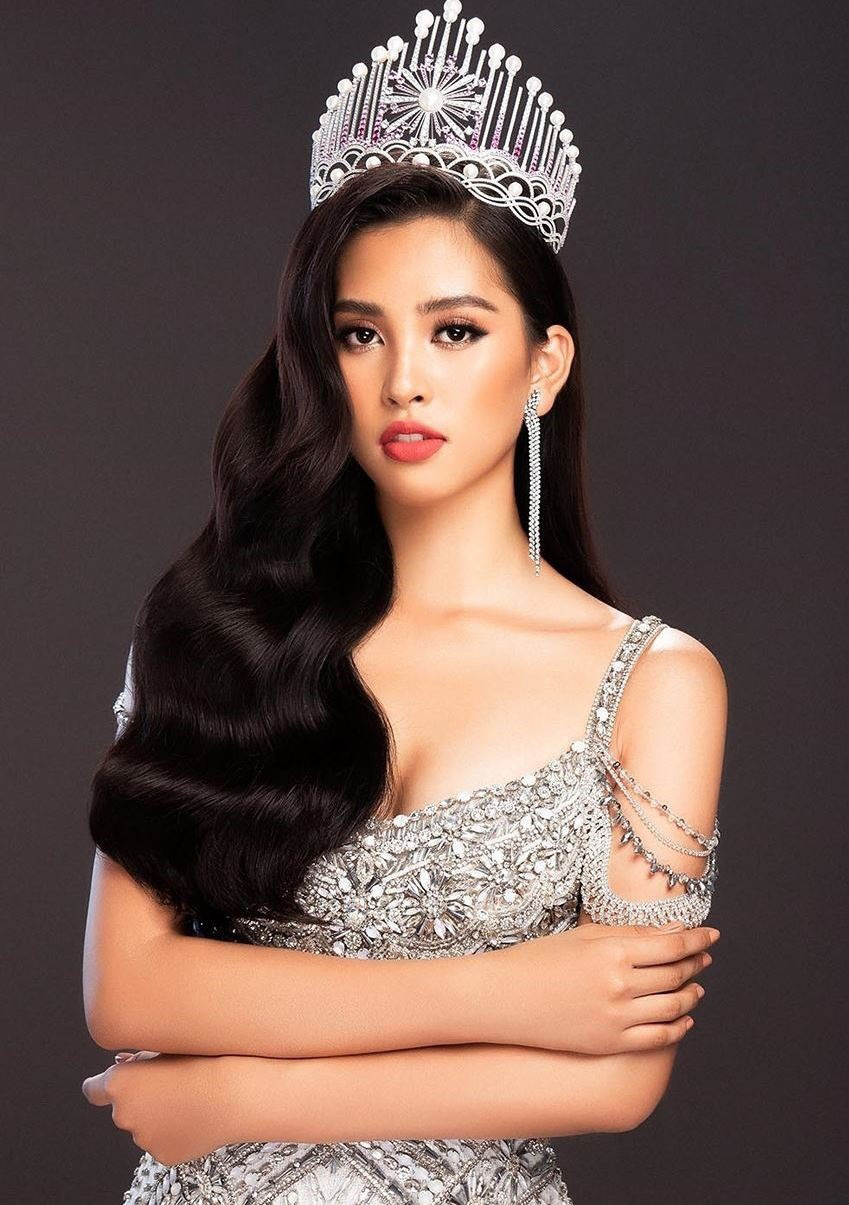 Hoa hậu Tiểu Vy: Nhà đẹp, xe sang là thước đo lỗi thời của sự thành công