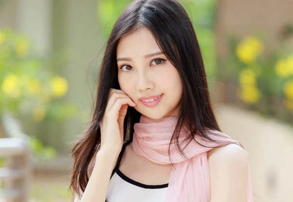 Nữ ca sĩ Hong Kong qua đời ở tuổi 31