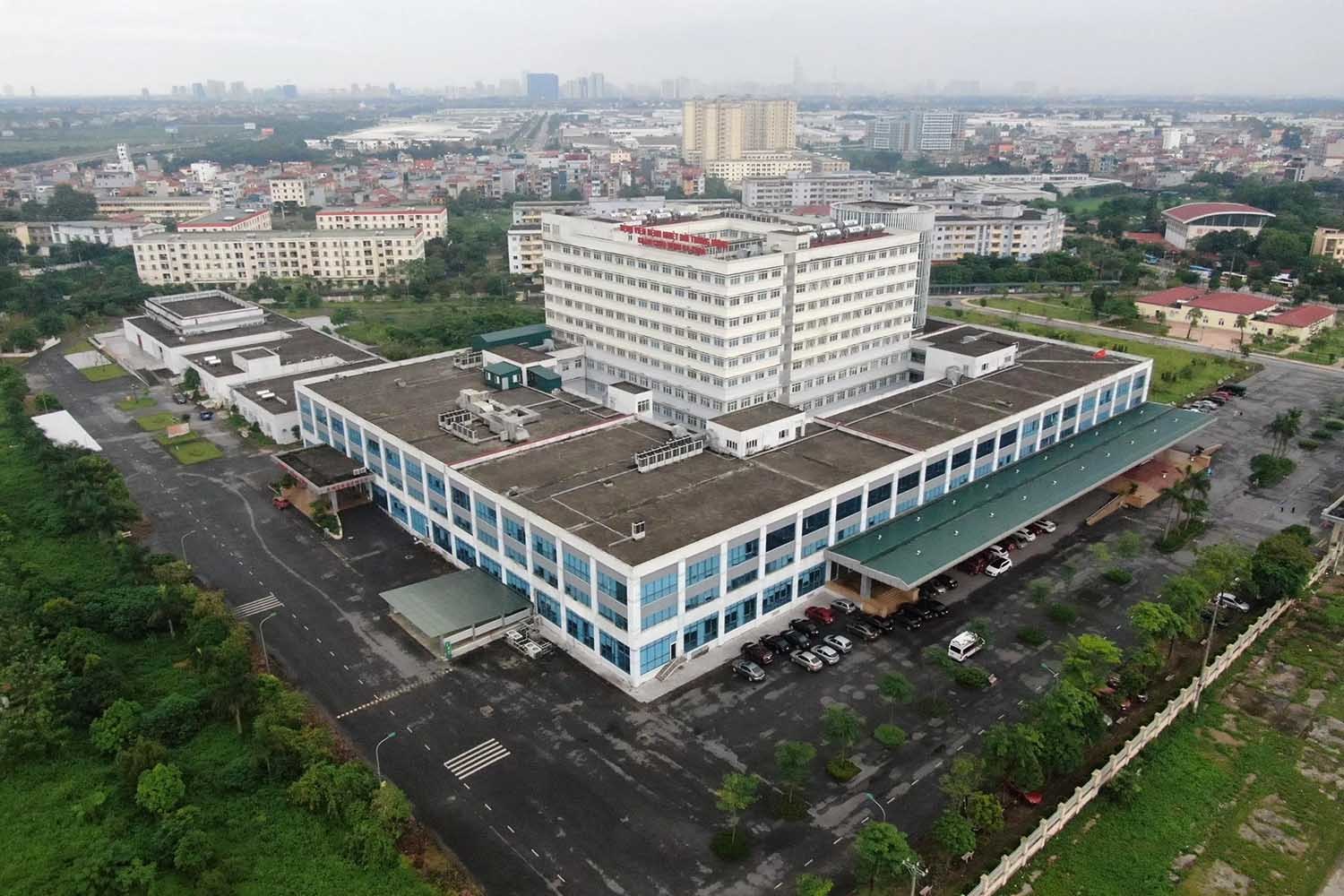 Cảnh 'nội bất xuất, ngoại bất nhập' nơi có thêm 14 ca Covid-19 ở Hà Nội