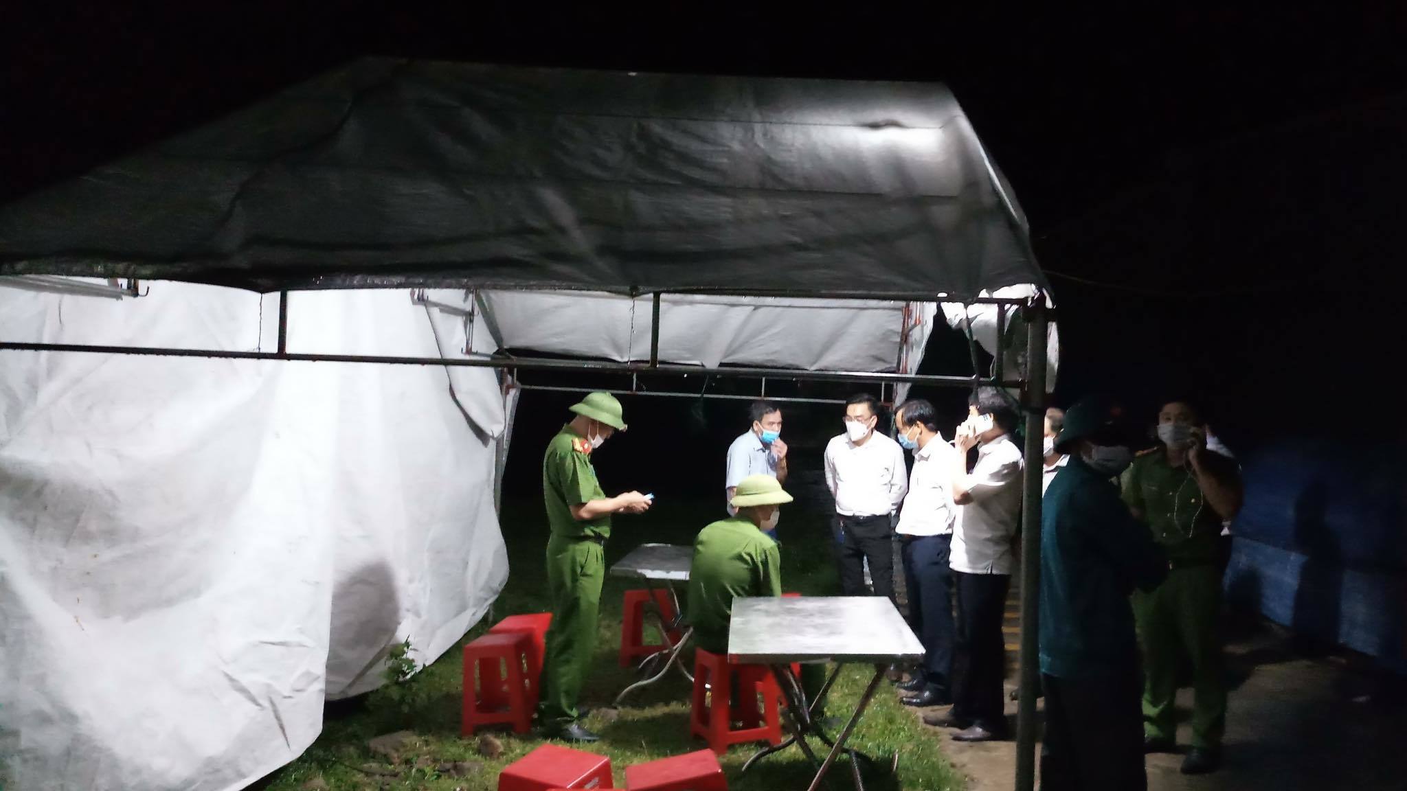 Hà Tĩnh phong tỏa 2 thôn, đóng cửa karaoke, quán bar từ đêm nay