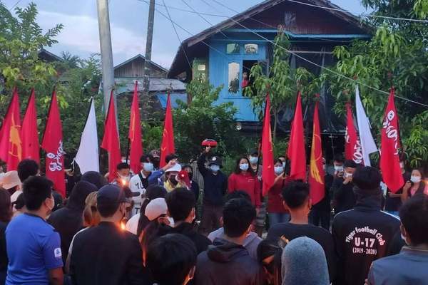 Cựu nghị sĩ Myanmar lập lực lượng bảo vệ người biểu tình