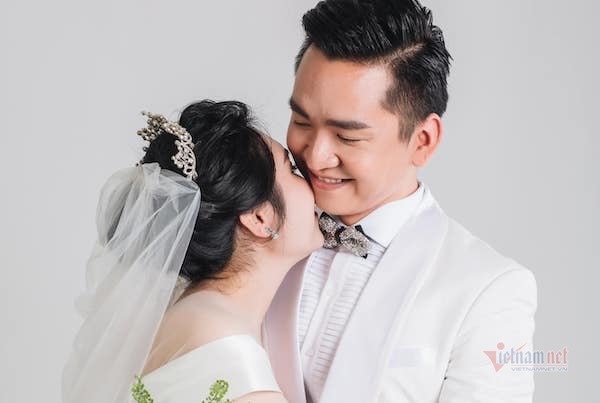 MC Hạnh Phúc VTV tiết lộ về vợ và đám cưới bị hoãn 2 lần