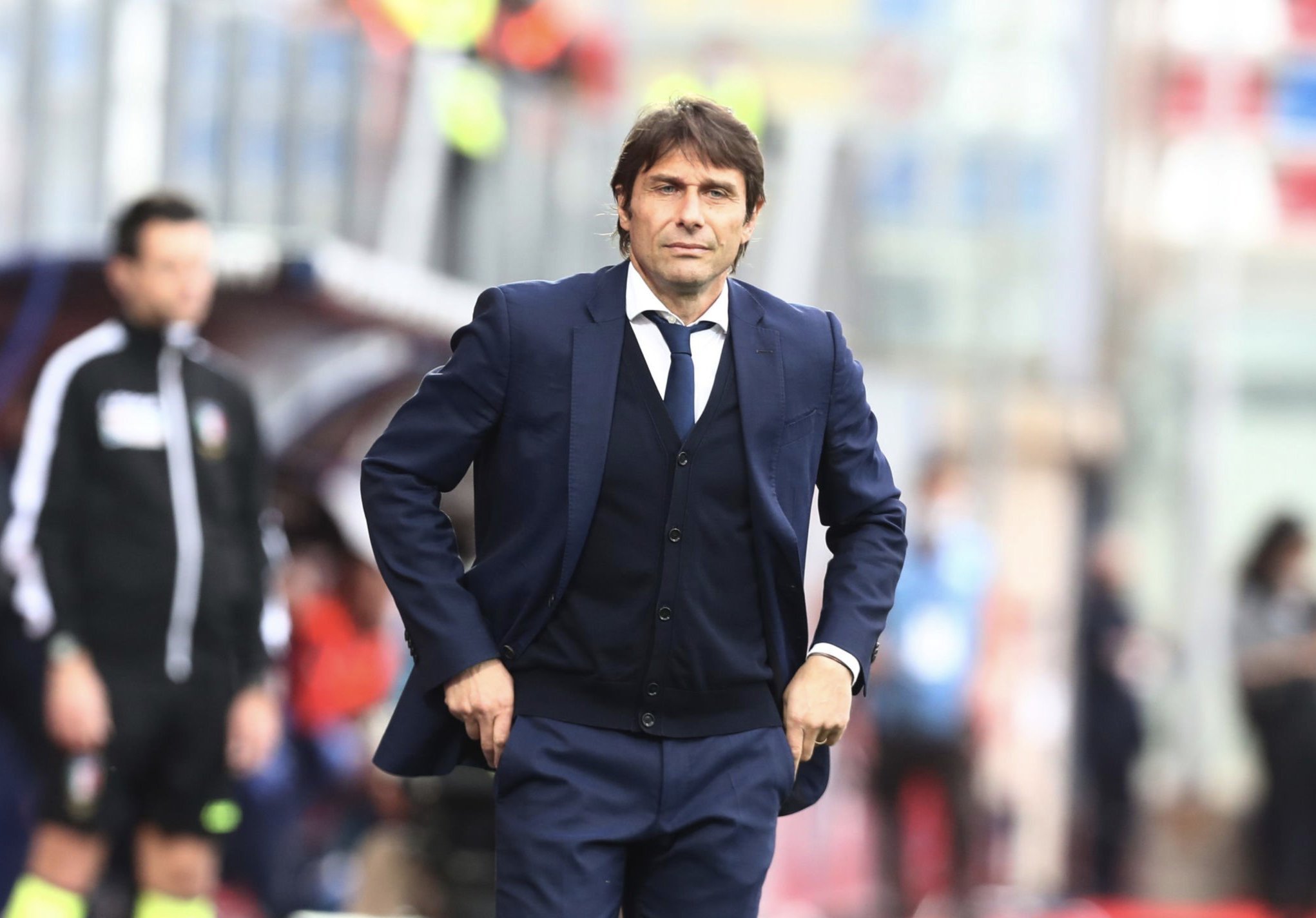 Tottenham trải thảm đỏ mời Conte về thay Mourinho