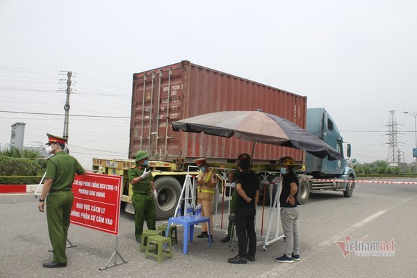 Lơ là phòng chống  dịch Covid-19, Chủ tịch phường ở Vĩnh Phúc bị tạm đình chỉ công việc