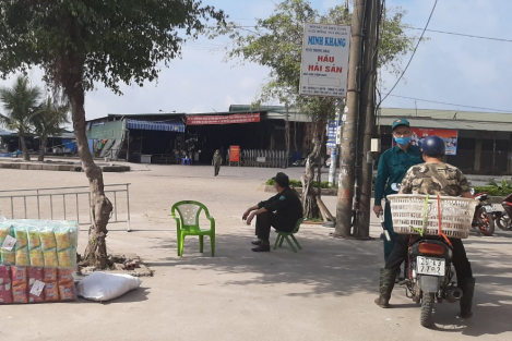 Tiểu thương đi thăm người ốm ở BV Bệnh nhiệt đới, Quảng Ninh đóng cửa cả chợ