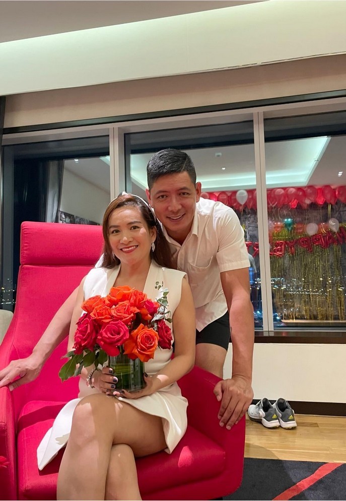Vợ doanh nhân của MC Bình Minh trẻ trung, sành điệu tuổi 44