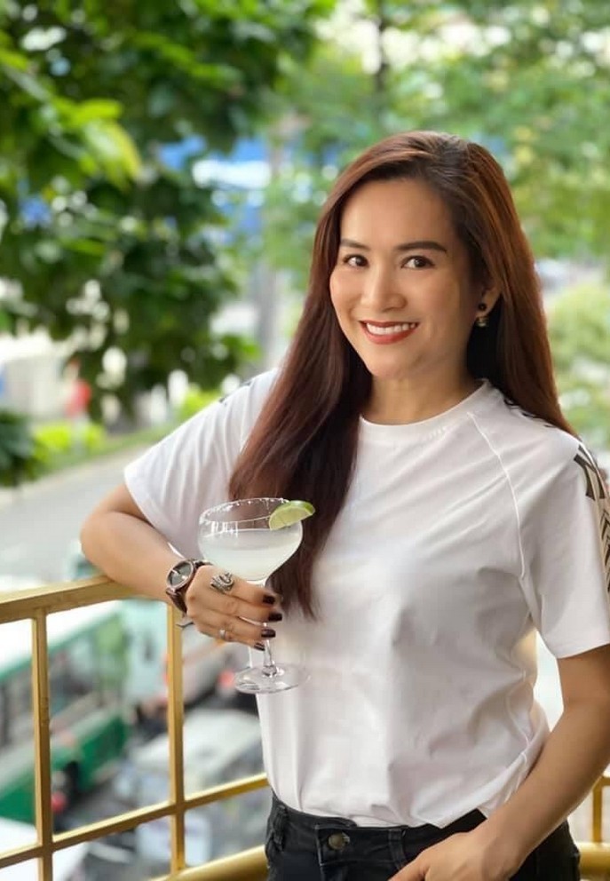 Vợ doanh nhân của MC Bình Minh trẻ trung, sành điệu tuổi 44