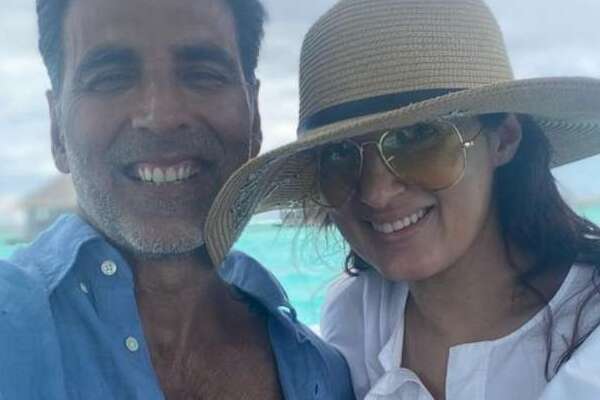 Diễn viên Ấn Độ giàu có bị chỉ trích vì đóng góp ít cho Covid-19