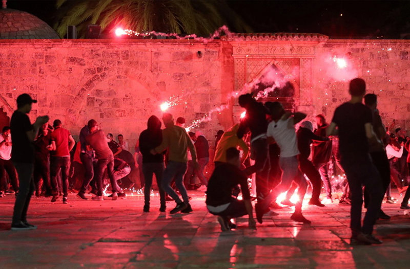 Cảnh sát Israel và người Palestine đụng độ ở Jerusalem, 180 người bị thương