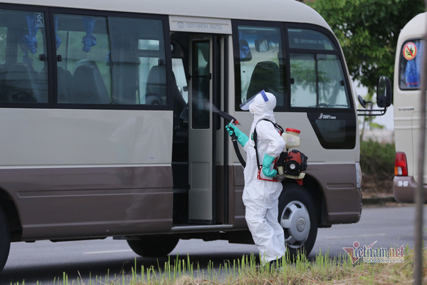 Hà Nội khẩn tìm người tới quán phở, đi tàu từ TP.HCM ra