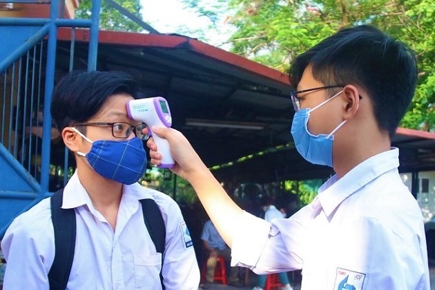 Hàng trăm thầy trò đi cách ly tập trung vì ca mắc Covid-19