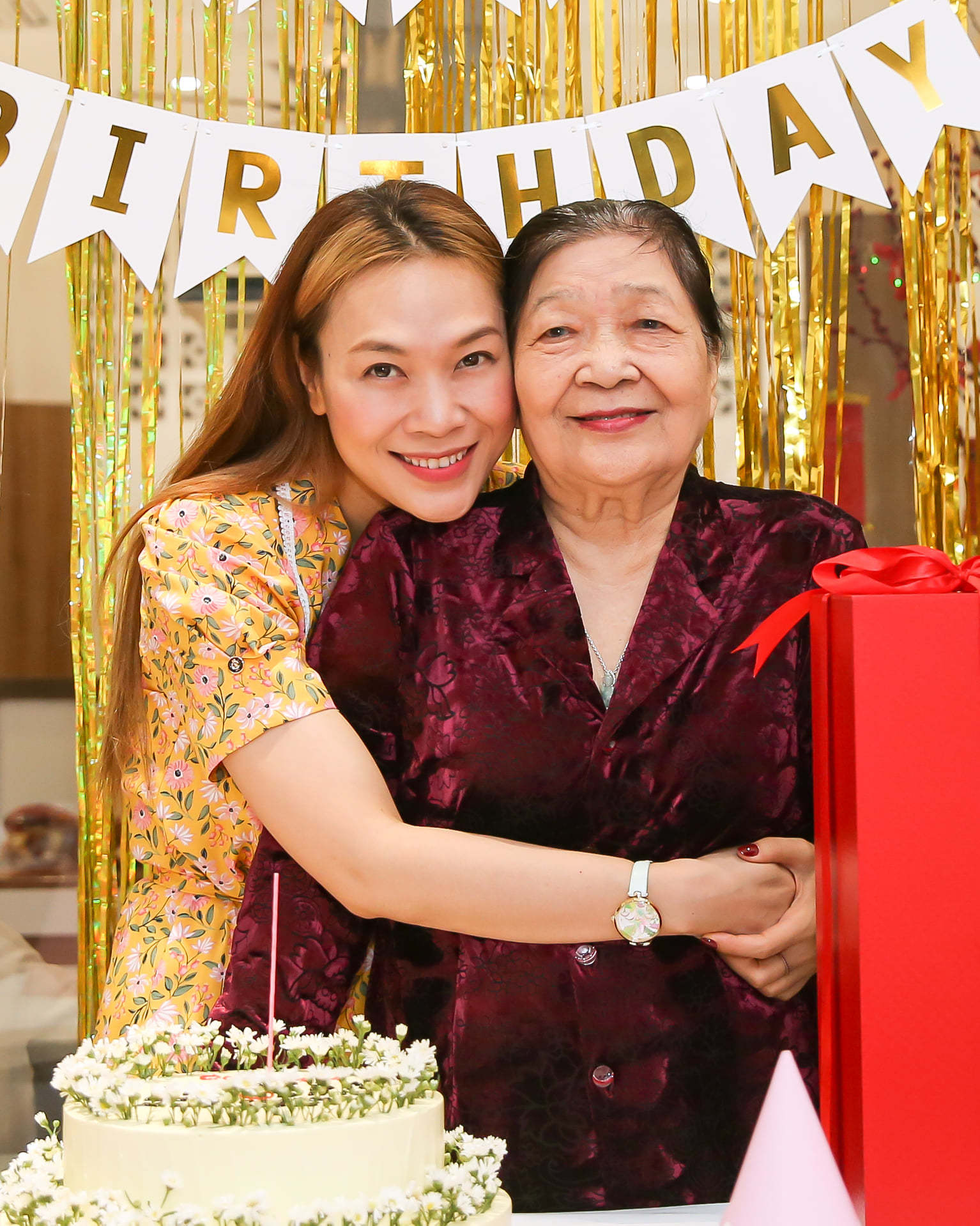Minh Tiệp, Việt Anh và sao Việt viết lời yêu thương về mẹ