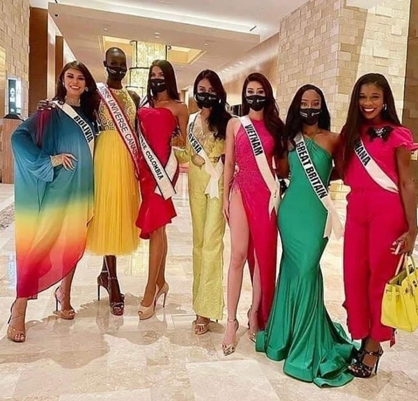 Khánh Vân diện đầm xẻ cao, được dự đoán lọt Top 12 Miss Universe