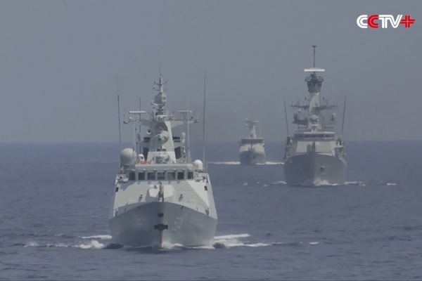 Hình ảnh hải quân Trung Quốc và Indonesia tập trận chung