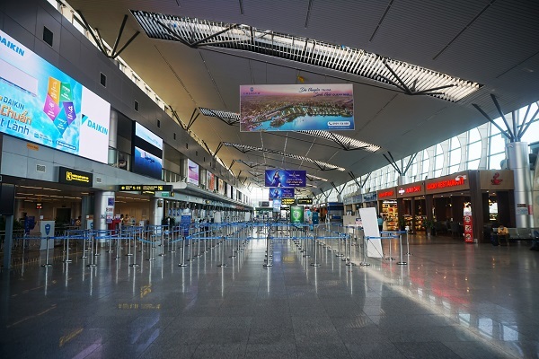 Da Nang’s airport and bus station are deserted amid new Covid-19 outbreak