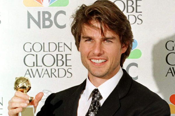Tom Cruise Trả Lại Giải Thưởng