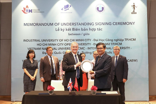 Đại học Mở TP.HCM kết nối doanh nghiệp, đào tạo sinh viên có thể đi làm ngay