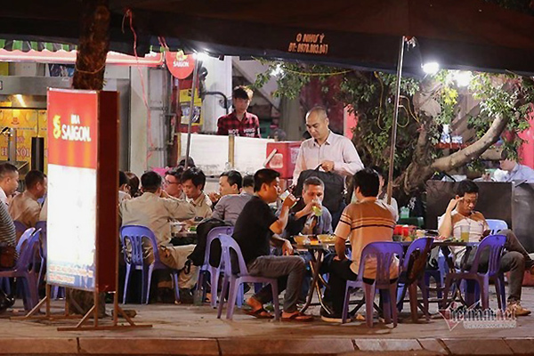 Hà Nội chỉ đạo hỏa tốc: Tạm dừng hoạt động quán bia