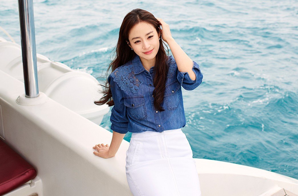 Kim Tae Hee 41 tuổi vẫn đẹp rạng ngời