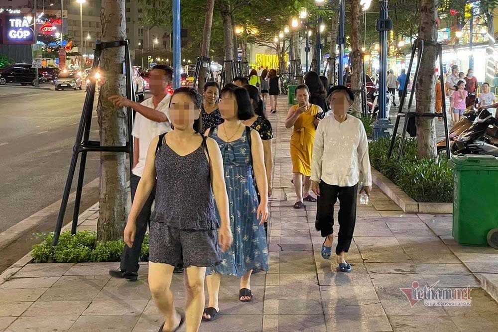 Quảng Ninh xử phạt 543 người không đeo khẩu trang gần 800 triệu đồng