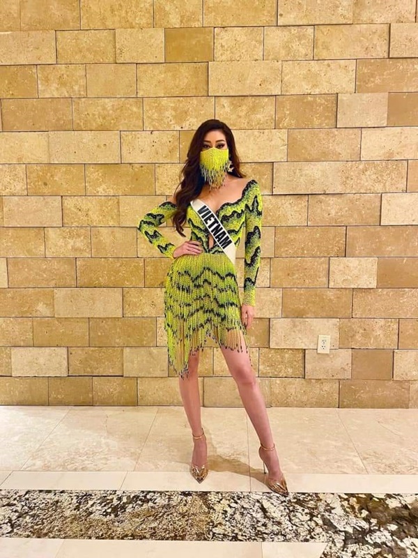 Khánh Vân mặc váy 'ruộng bậc thang' Khánh Vân mặc váy 'ruộng bậc thang', hoa hậu Indonesia gây sốc ở Miss Universe