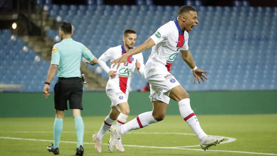 Mbappe lập cú đúp, PSG vào chung kết sau màn 'đấu súng'