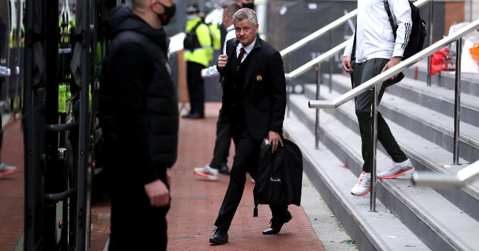 MU phải làm điều khó tin trước trận đấu bù Liverpool