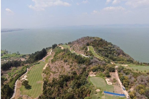 Đằng sau vụ sân golf trái phép ở Trung Quốc bị 'sờ gáy'