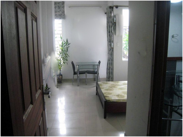 Vợ chồng trẻ bán nhà quê lên phố,  trớ trêu 'ở không được, về không xong'