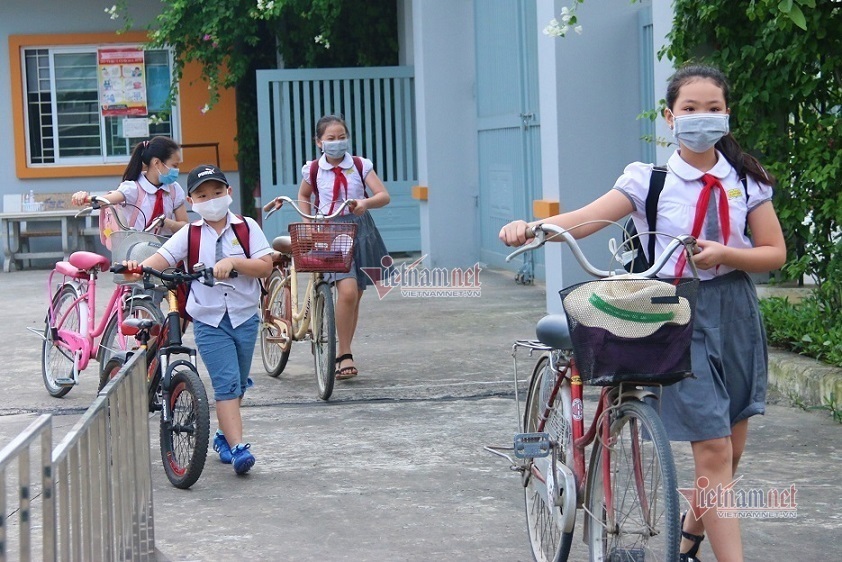 Hà Nội cho nghỉ hè sớm, phụ huynh lo con 'rơi rớt' kiến thức