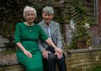 Cặp đôi 80 tuổi bắt đầu lại tình yêu từ thời mẫu giáo