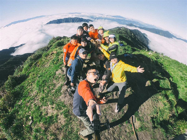 Conquering Lung Cung Mountain in Yen Bai