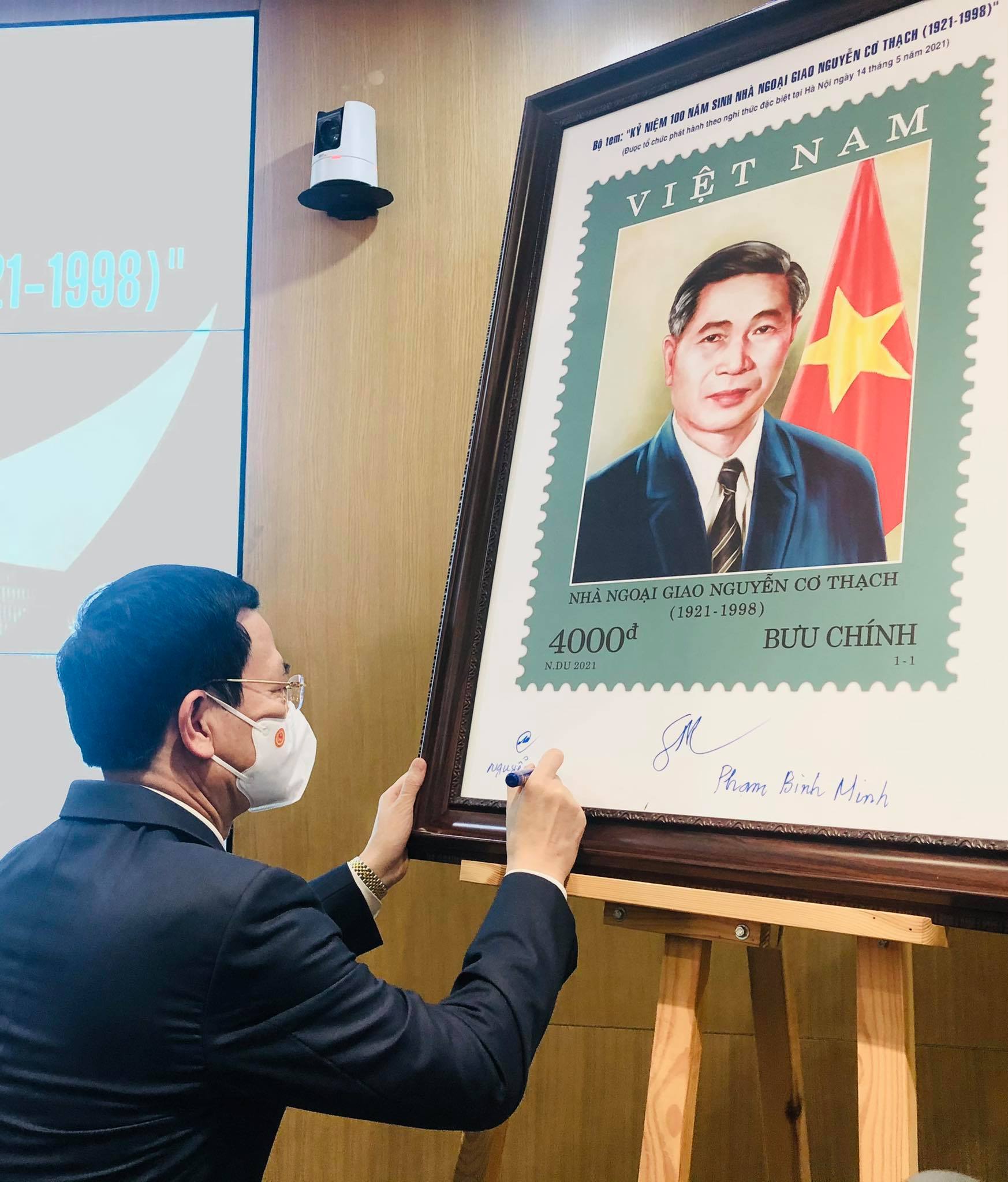 Phát hành đặc biệt bộ tem đầu tiên về một nhà ngoại giao Việt Nam