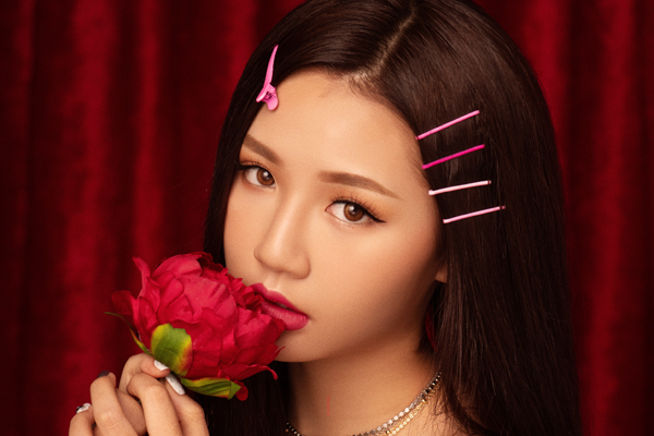 Sau công chiếu phim, AMEE ra mắt ngay ca khúc ‘độc quyền’