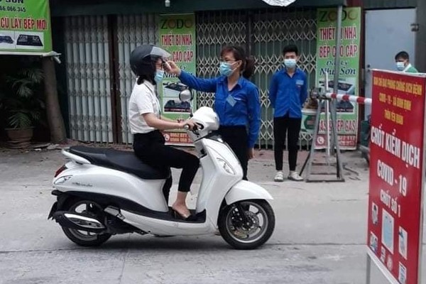 Gạt bỏ 'quyền ưu tiên', cô giáo viết đơn xin đi chống dịch ở Vĩnh Phúc