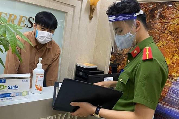 Hà Nội: Phát hiện 1 người nhập cảnh trái phép tại chung cư Leagend