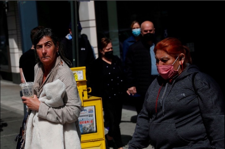 Người Mỹ hoài nghi về chỉ dẫn bỏ khẩu trang