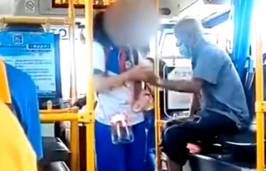 Clip nữ sinh bị người đàn ông quấy rối trên xe buýt nóng nhất MXH